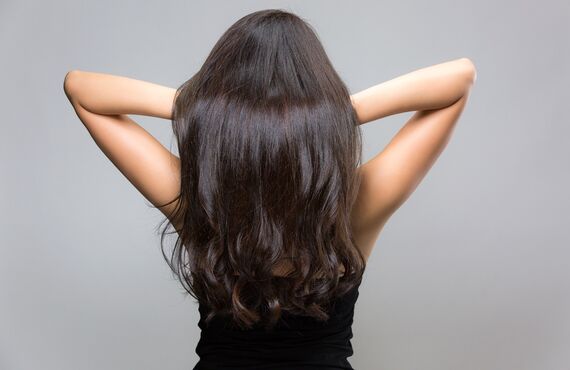 髪に潤いを与えるケアでパサつきや拡がりを改善 | 箕面のおすすめ美容室ならesora hair&relax
